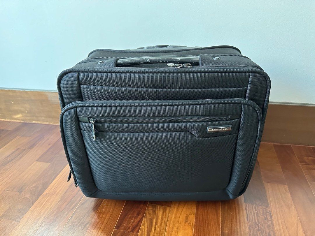 Samsonite business luggage shop
