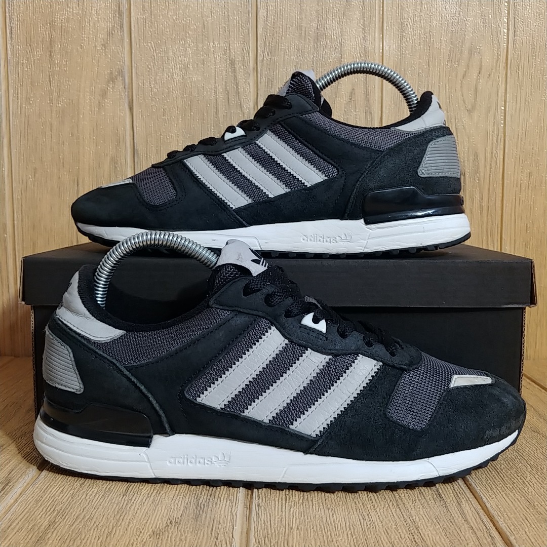 Sepatu adidas sales zx 700