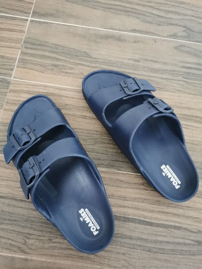 Skechers slippers discount size 9