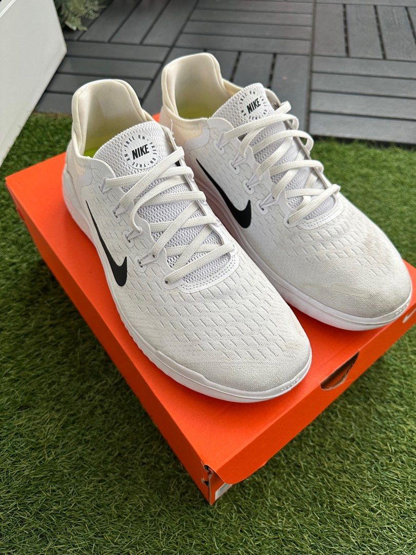 Free rn 2018 white on feet top