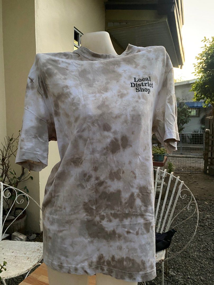 streetwear tee (Category: Tshirts & Polo Shirts ) located in Dinalupihan. Submitted by 6ickomode (Listing ID 1282246652, Image 2). Description: helping tags: oversized graphic tee .