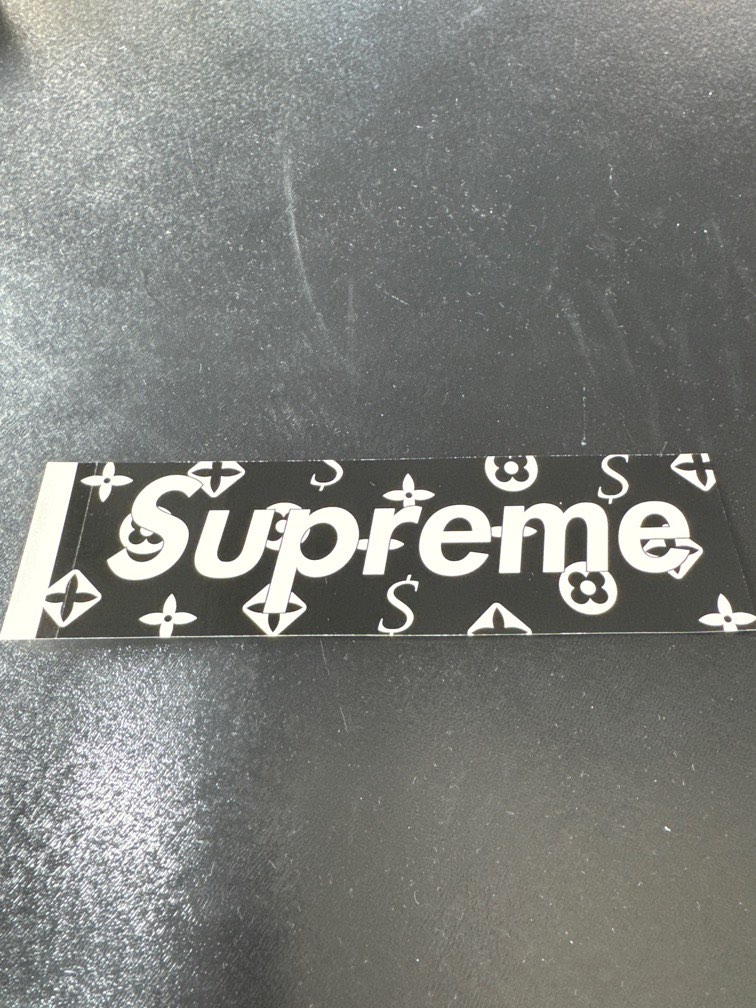 Supreme x LV Box Logo sticker, 興趣及遊戲, 收藏品及紀念品, 古董
