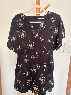 (Category: ) located in . Submitted by raidmy_wardrobe (Listing ID 1282199174, Image 1). Description: .