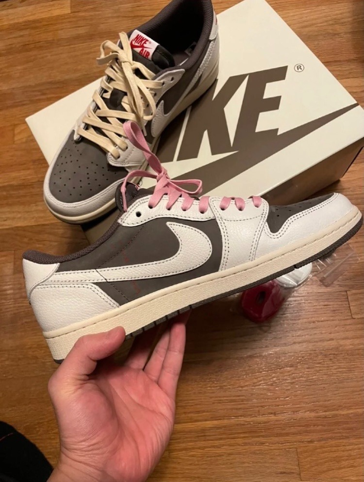 Travis Scott x Jordan Air Jordan 1 low OG SP Sail and Ridgerock