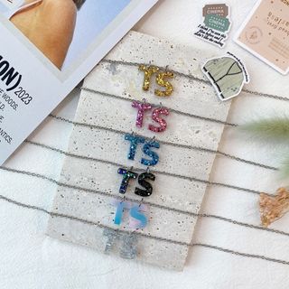 (Category: ) located in . Submitted by taylorswift.version (Listing ID 1282343584, Image 1). Description: .