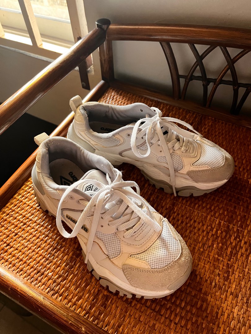 Umbro bumpy on feet deals
