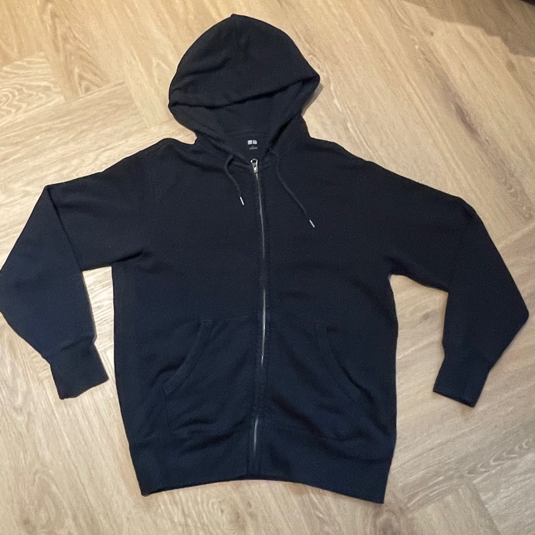 uniqlo zip up hoodie Men s Fashion Coats Jackets and Outerwear on Carousell