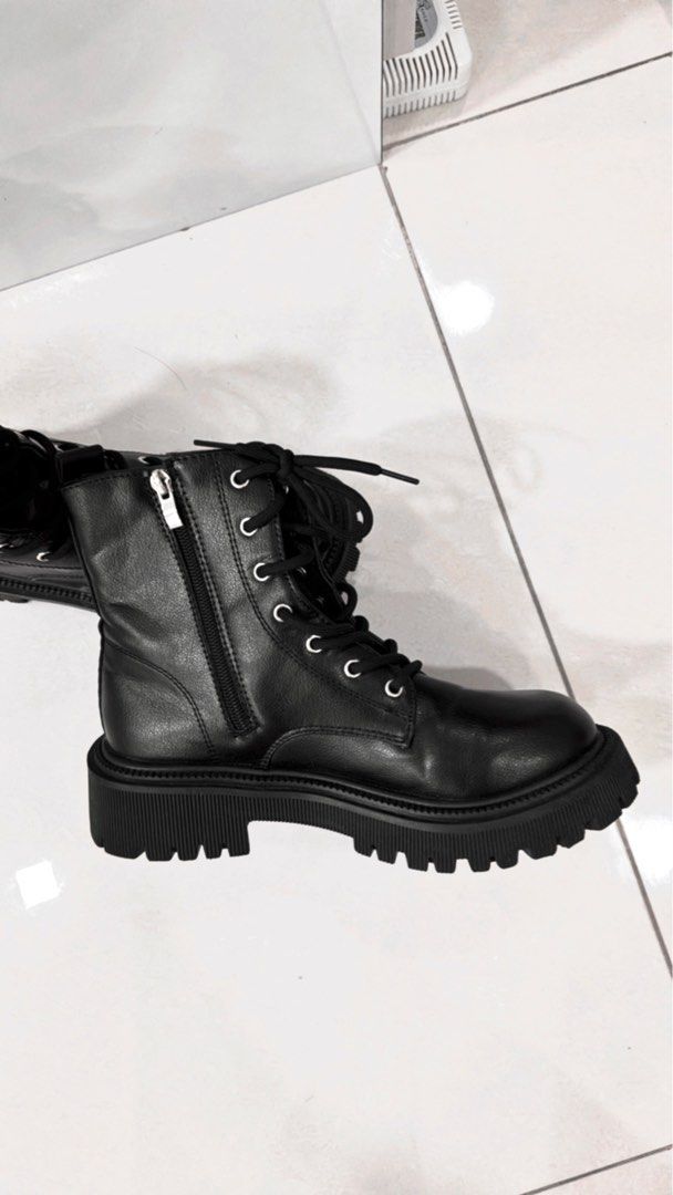 Front lace up boots outlet