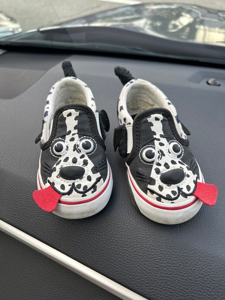 Vans pet 2025