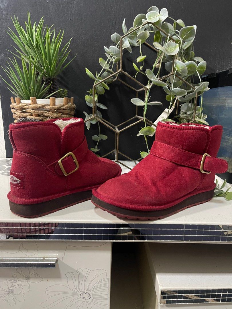 Vans ugg boots hotsell