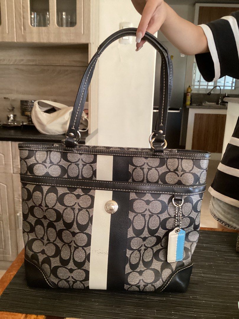 Sale Vintage Coach Shoulder bag Luxury Bags Wallets on Carousell