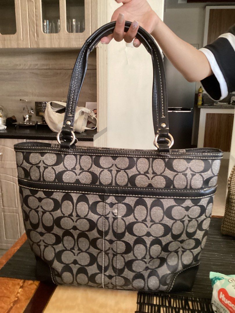 Sale Vintage Coach Shoulder bag Luxury Bags Wallets on Carousell
