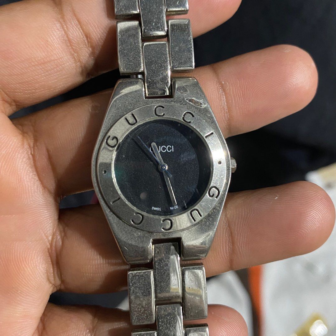 Gucci 2024 watch 2889l