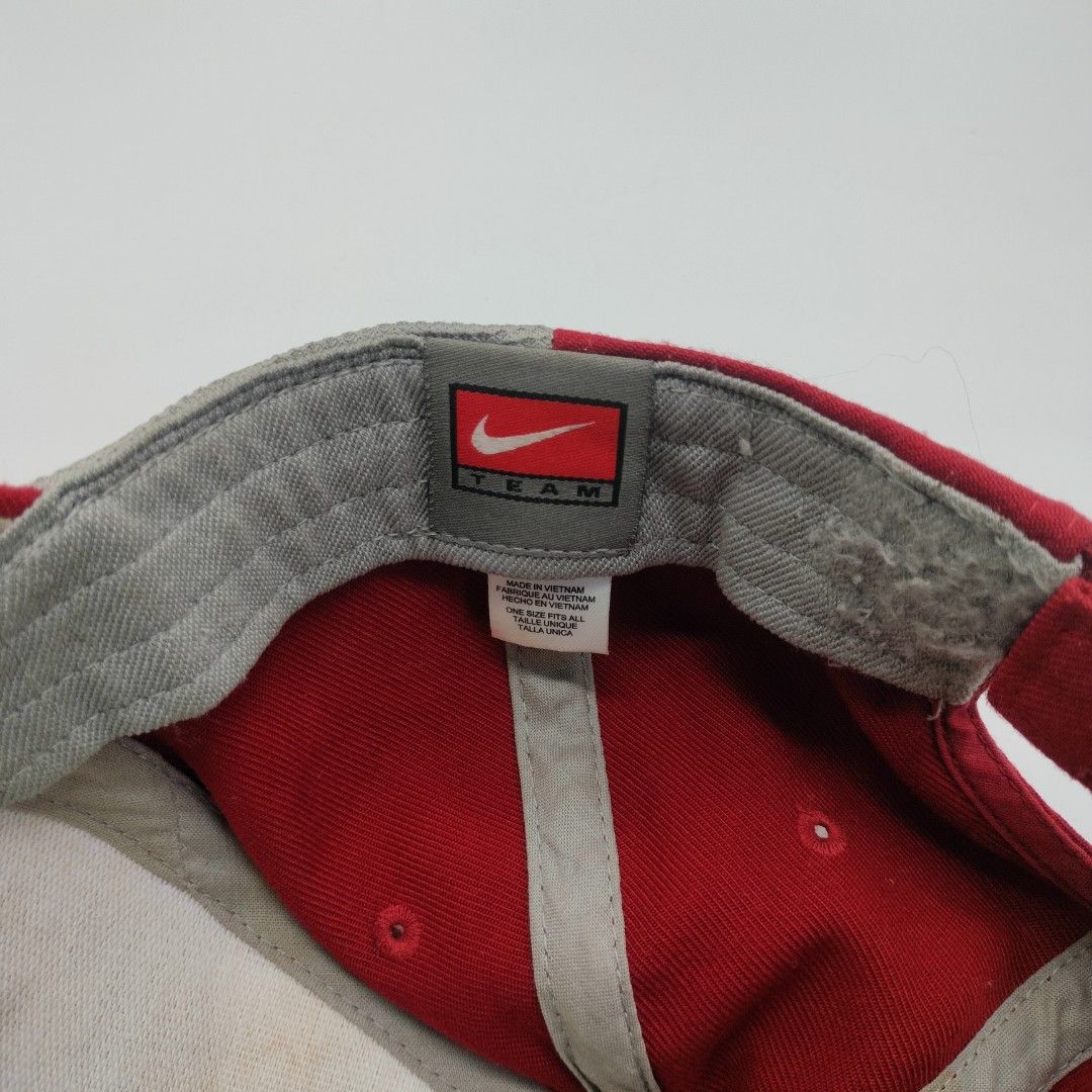 Washington State Cougars Hat Strapback Mens Red Vintage Nike (Category: Caps & Hats) located in Marikina City. Submitted by msriagarcia (Listing ID 1282245313, Image 3). Description: Washington State Cougars Hat Strapback Mens Red Vintage Nike Plain Logo Cap Condition good Minor flaws Color rate 9/10.