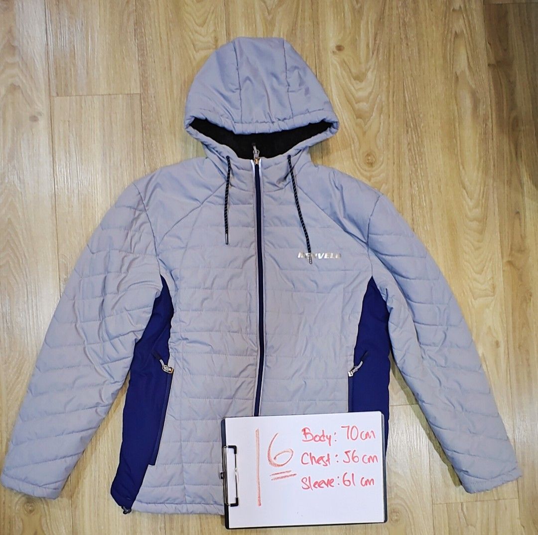 Winter jacket (Category: Coats, Jackets and Outerwear) located in Singapore. Submitted by mesimply (Listing ID 1282315864, Image 3). Description: Do look at the description on the photo for an exact measurements. Worn only for a trip to Japan in 2024. Sent for dry cleaning. Selling cheap, As-it-is item..