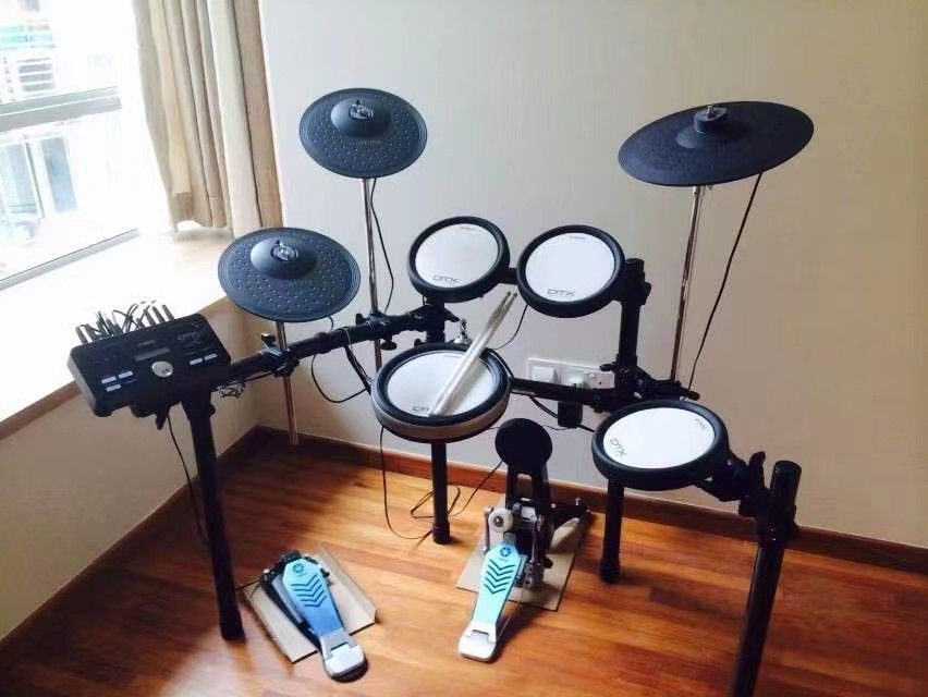 YAMAHA Dtx542k Electric Drum Set