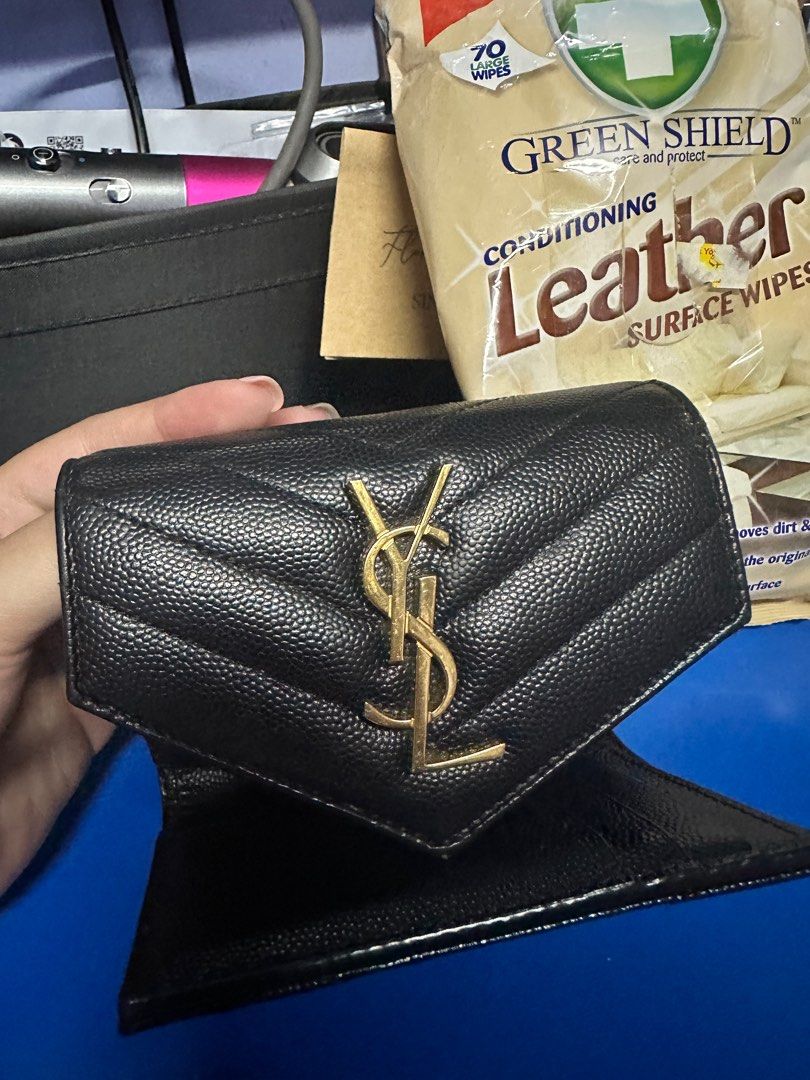 Monogram compact tri fold in grain 2025 de poudre embossed leather