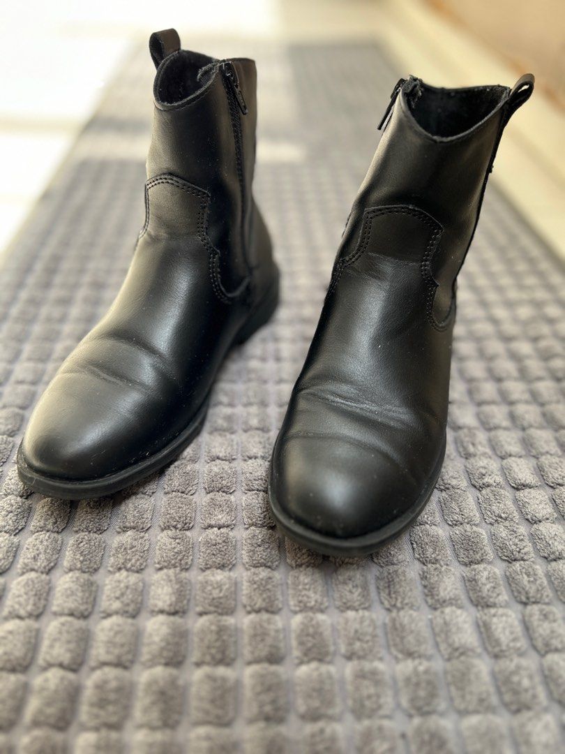 Zara store girls boots