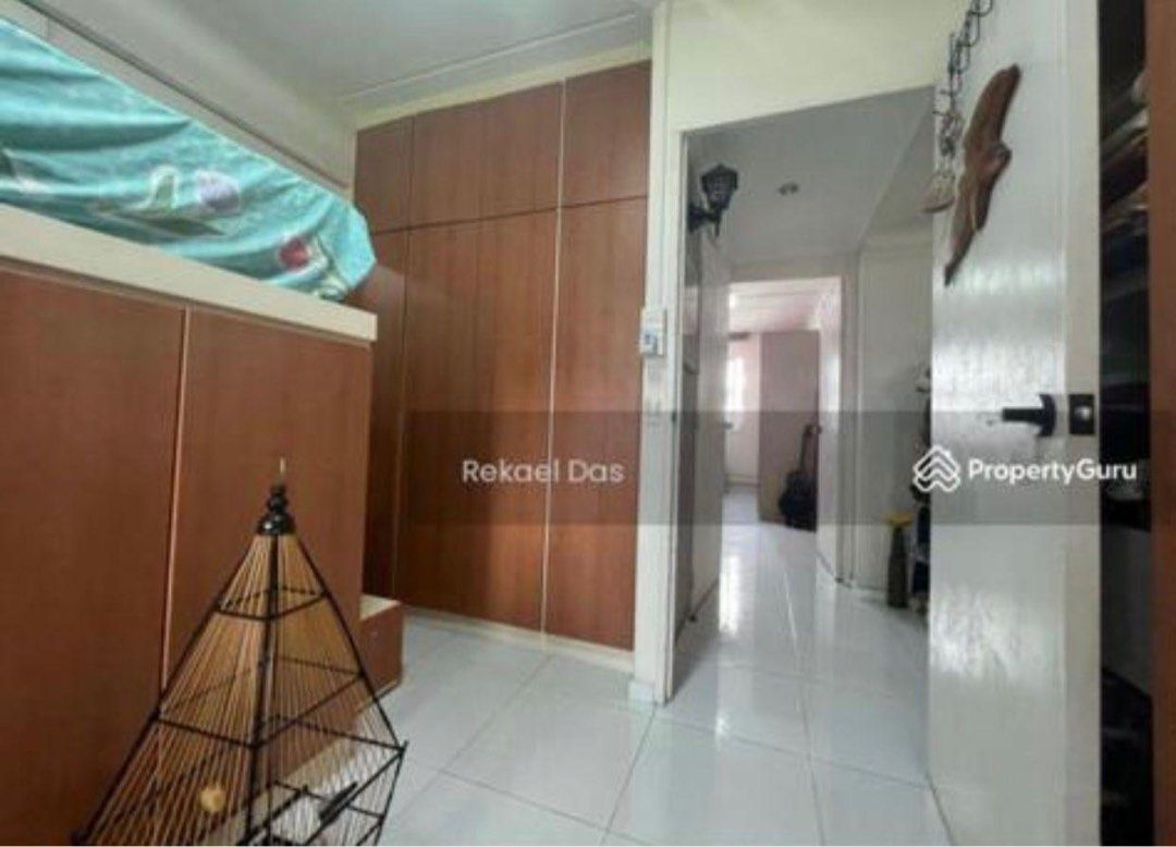 486 Pasir Ris Drive 4 (Category: HDB) located in Singapore. Submitted by snhz72v25w10595 (Listing ID 1282575795, Image 3). Description: 4 room flat for lease at Pasir Ris near downtown east .