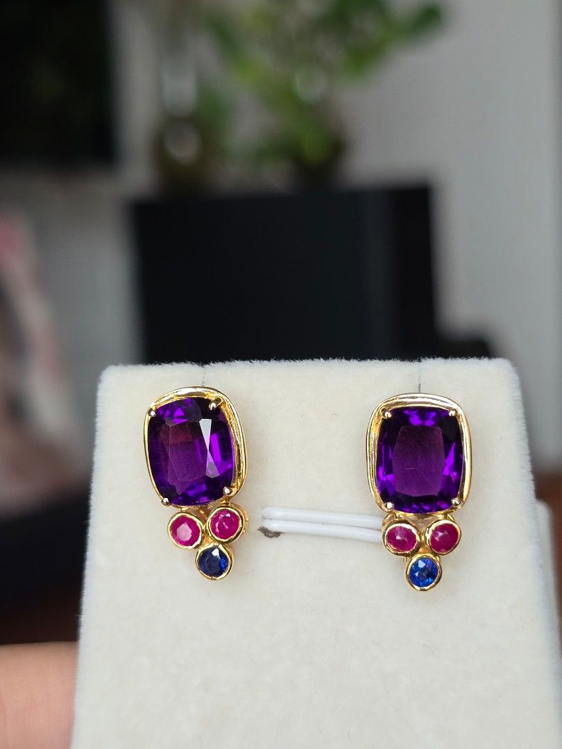 Gold top amethyst earrings