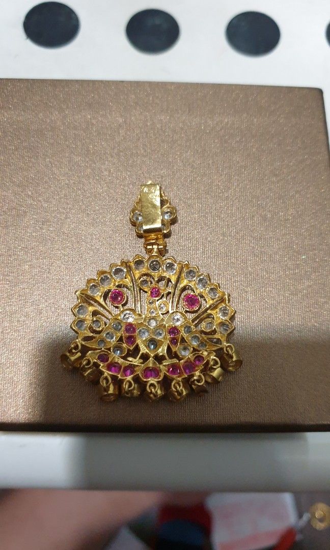 White stone pendant designs 2025
