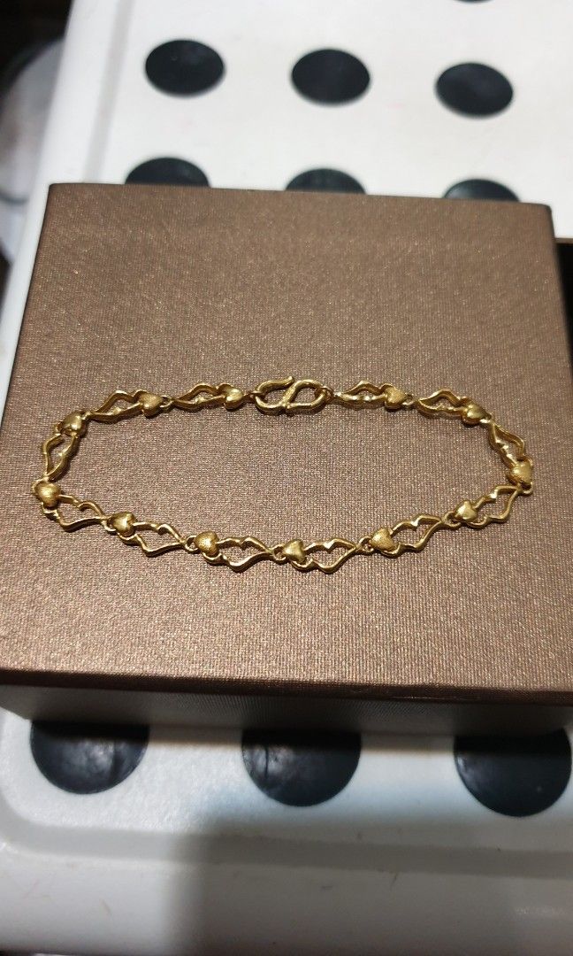 Gold sales heart bracelet