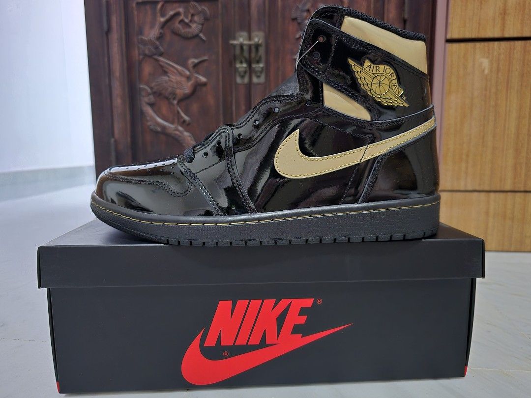 black and gold air jordan 1