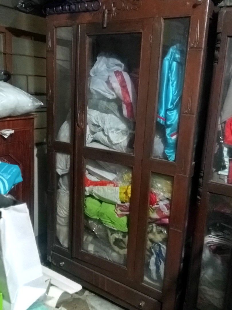 Antique Aparador (Category: Shelves, Cabinets & Racks) located in Valenzuela. Submitted by mighthor0526 (Listing ID 1282406666, Image 1). Description: Antique Aparador Payment: Gcash or Cash upon pickup For pickup only Pm me for details.