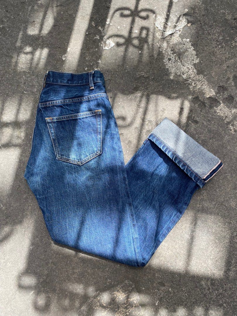 APC DENIM SELVEDGE PANTS (Category: Jeans) located in Valenzuela. Submitted by alfeopaulramos7490 (Listing ID 1282425382, Image 2). Description: A.P.C denim selvedge pants P1,299 Dimension: 28 width 40 length No issue Crispy Good condition Direct message me on facebook Alfeo Paul Ramos.