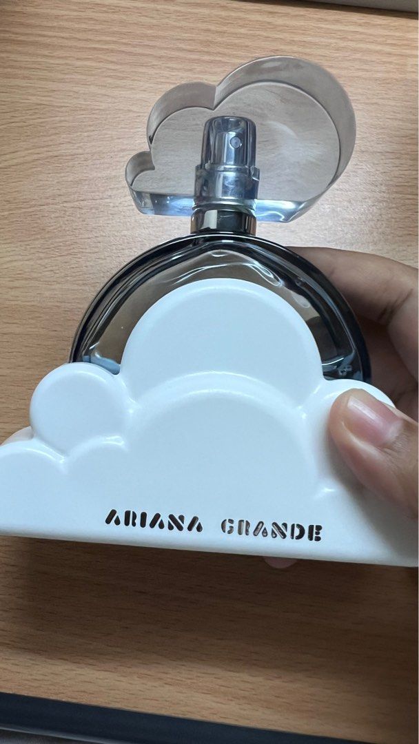 Ariana grande cloud hotsell 1.0