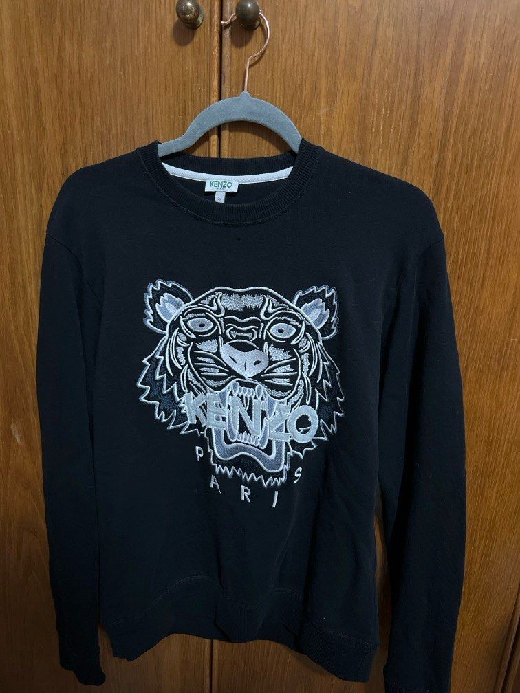 Authentic Givenchy Pullover (Category: Hoodies) located in Singapore. Submitted by clandestine (Listing ID 1282533786, Image 1). Description: Condition as good as new Tagged size S. Unisex Letting go cheap my loss your gain!.