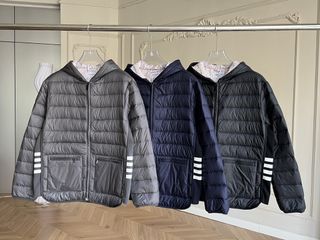 (Category: ) located in . Submitted by luxcloset.shop (Listing ID 1282473692, Image 1). Description: .
