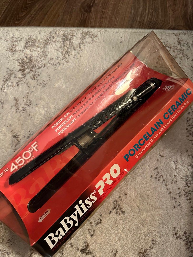 Porcelain outlet ceramic straightener