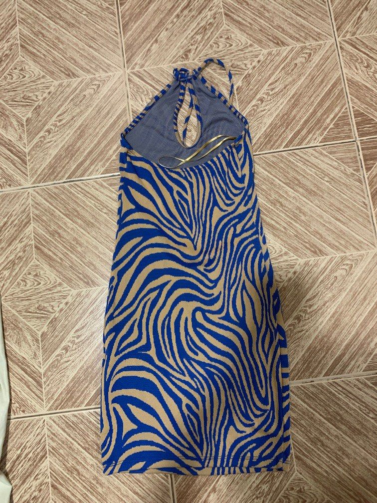 Bershka Bodycon Dress (Category: Dresses) located in Manila. Submitted by d.clutterrr (Listing ID 1282440707, Image 3). Description: SIZE: XXS-S • no flaws! • body hugging • v cute • dm for ww.