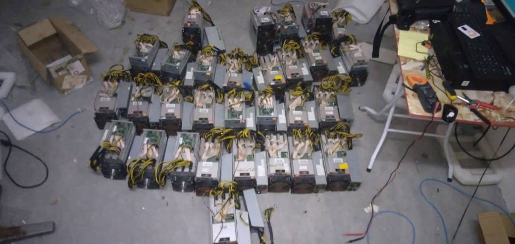 Bitcoin machine (Category: Other Accessories) located in Singapore. Submitted by brandanlcl (Listing ID 1017827859, Image 1). Description: 1. S9 bitcoin miner available. 13.5th $used 2 SE 16Th bitcoin miner avail refurbished set $300 ready stock Drop me a msg for best price or for a quick discussion on cryptocurrency!.