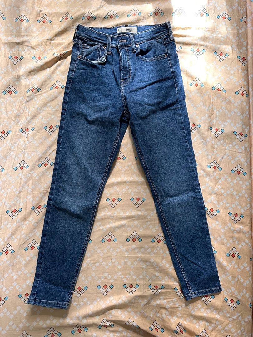 Blue denim jeans (Category: Jeans) located in Quezon City. Submitted by ankeyt (Listing ID 1282505158, Image 1). Description: .