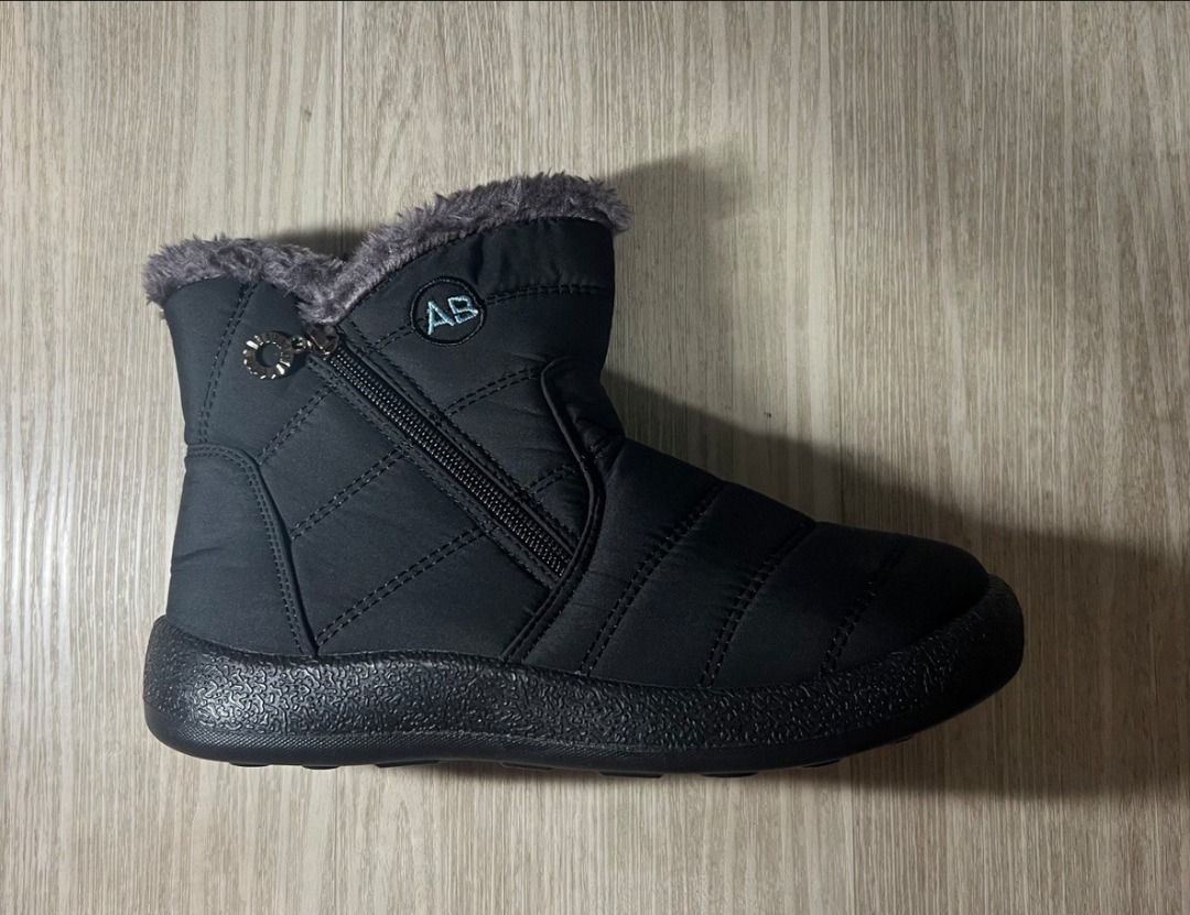 Brand New Unworn AB Warm Black Fur Lined Waterproof