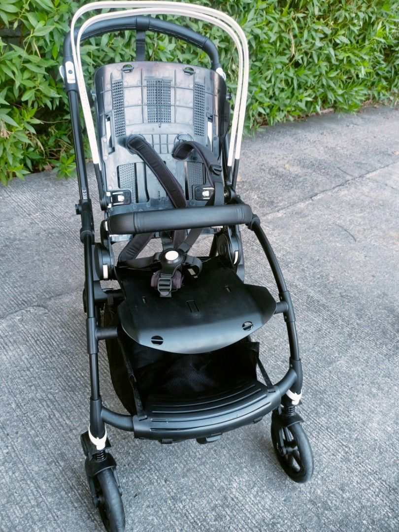 Bugaboo Bee6 compact complete stroller (Category: Strollers) located in Pasig City. Submitted by unicornsanddinosaurs (Listing ID 1281212016, Image 3). Description: Bugaboo Bee6 complete stroller. Never been used 💕 Black Chassis is a display unit ( few minor scratches) Brand New Fresh White Canopy Brand New Black Seat Fabric The Bee 6 is the current model of the Bee that has quite a few upgrades to the previous model - larger wheels, a belly bar