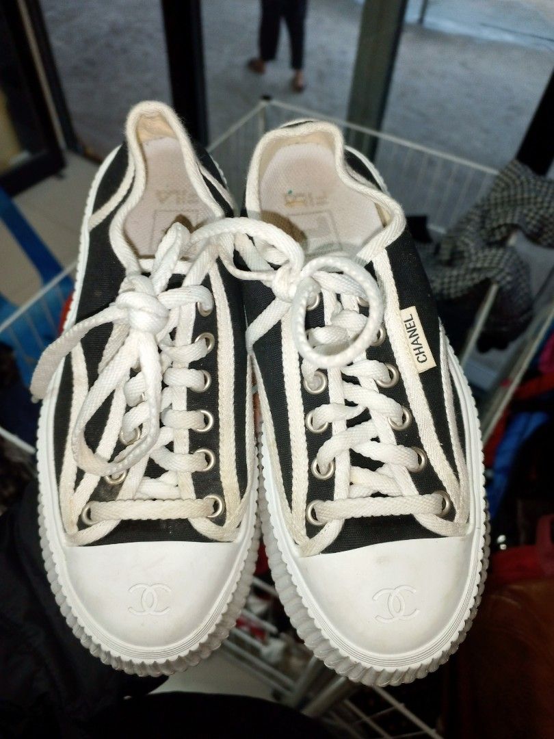 CHANEL SIMPLY sneakers