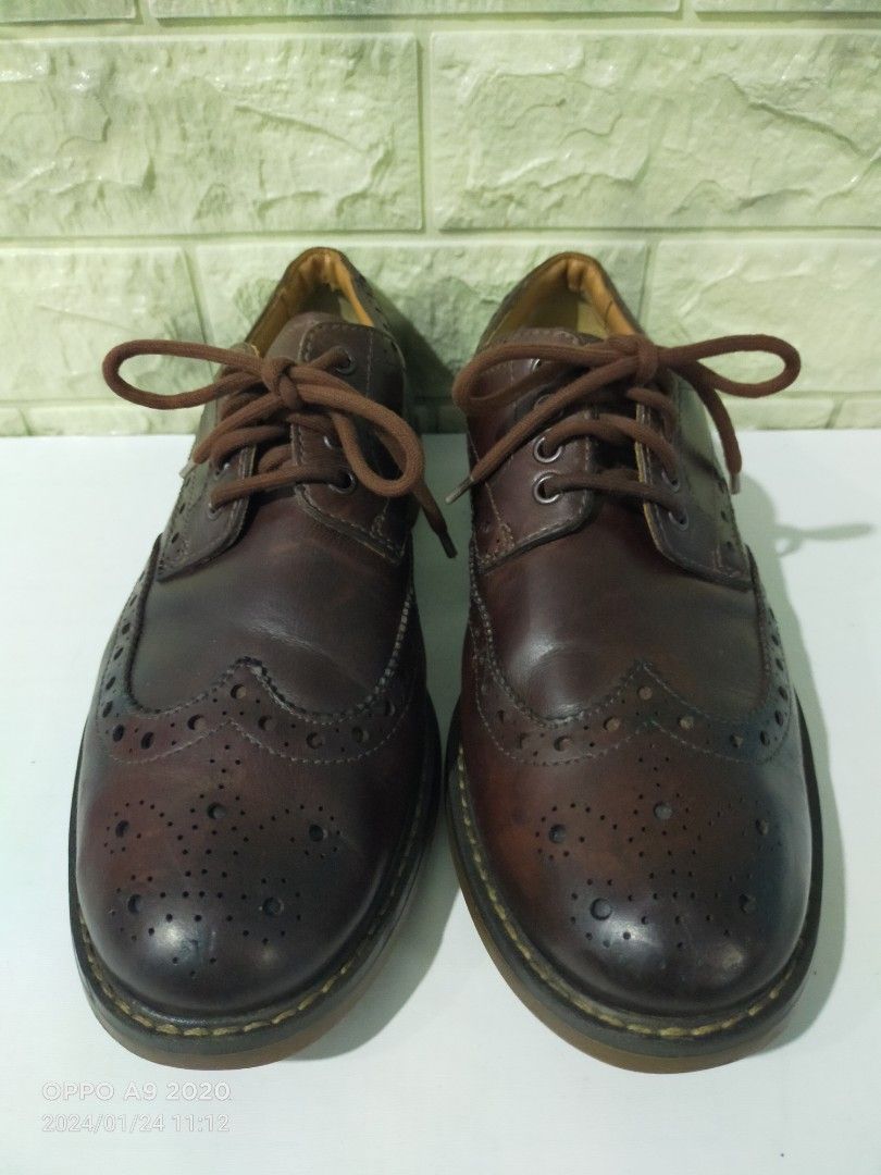 Clarks wingtip discount oxford