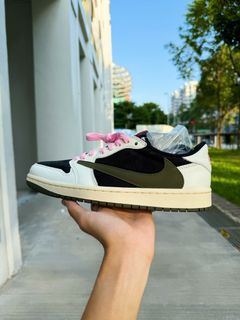 (Category: ) located in . Submitted by dennissneakerhead (Listing ID 1282494324, Image 1). Description: .