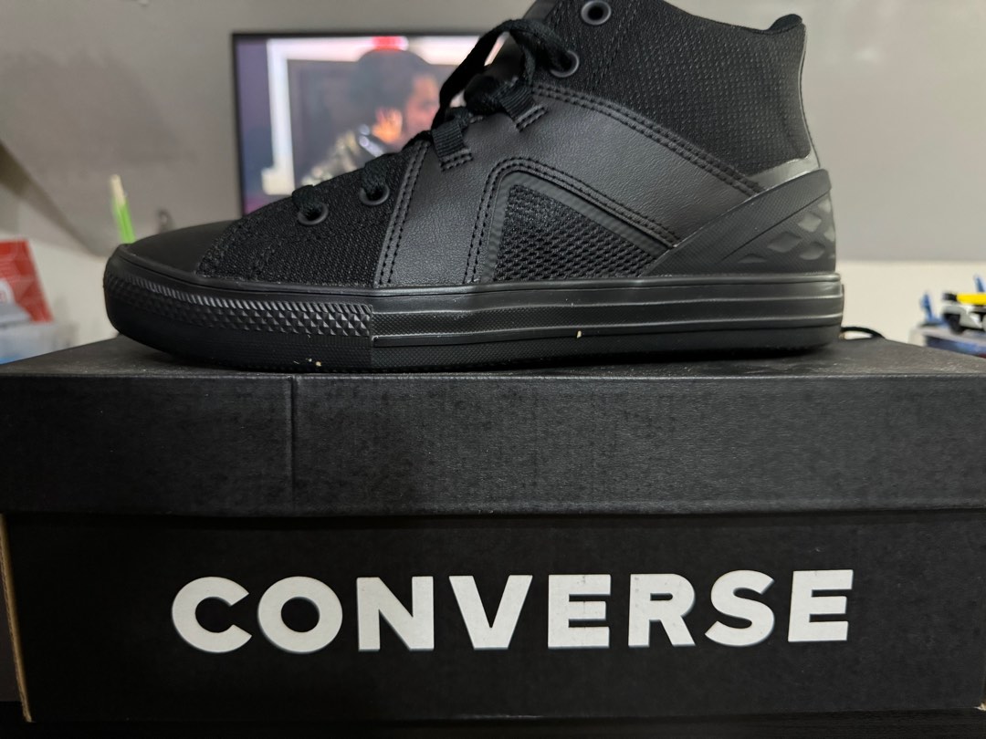 CTAS FLUX ULTRA MID, Men's Fashion, Footwear, Sneakers on Carousell