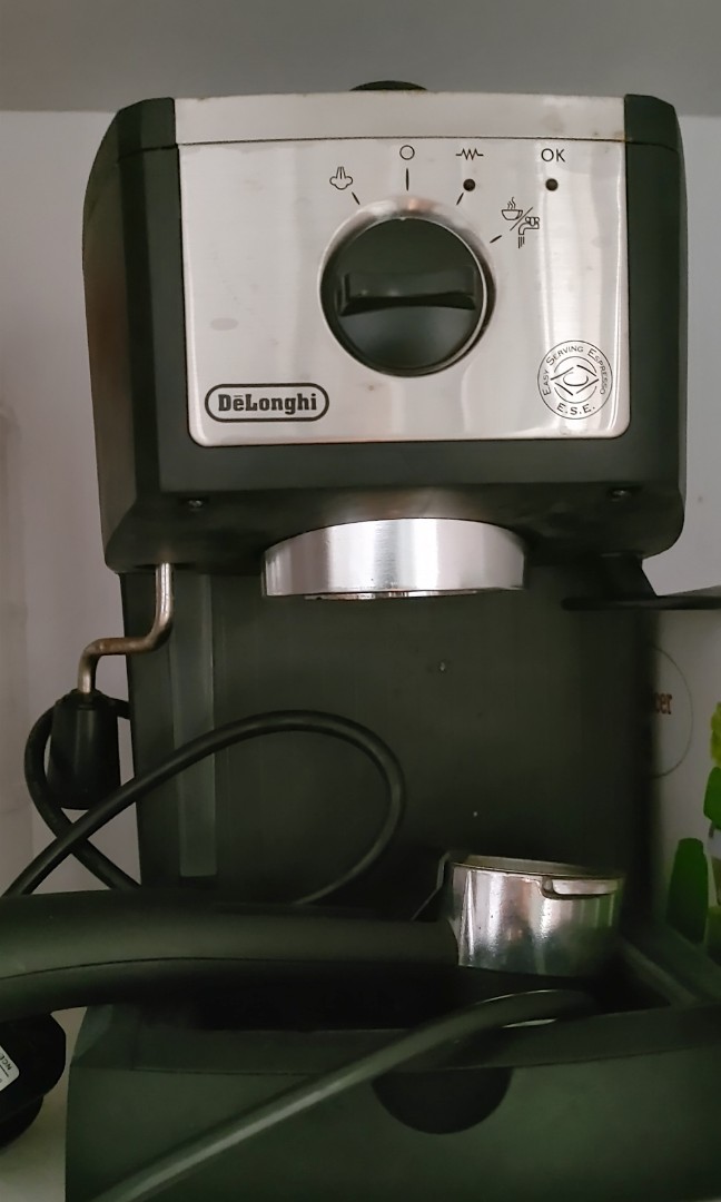 Delonghi Stilosa Espresso Coffee Machine, TV & Home Appliances, Kitchen  Appliances, Coffee Machines & Makers on Carousell