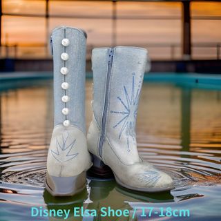 Frozen cowboy boots top
