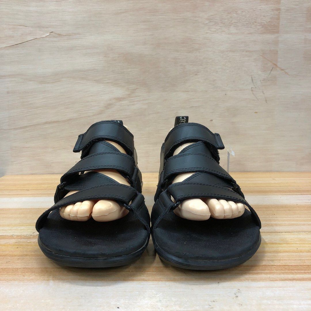 Redfin dr store martens
