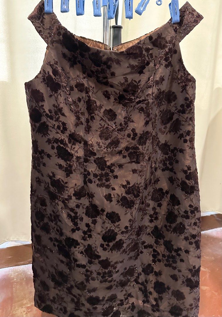 Efren Ocampo Brown Dress (Category: Dresses) located in Cainta. Submitted by kpc905 (Listing ID 1282447322, Image 1). Description: No flaws Size: 18.