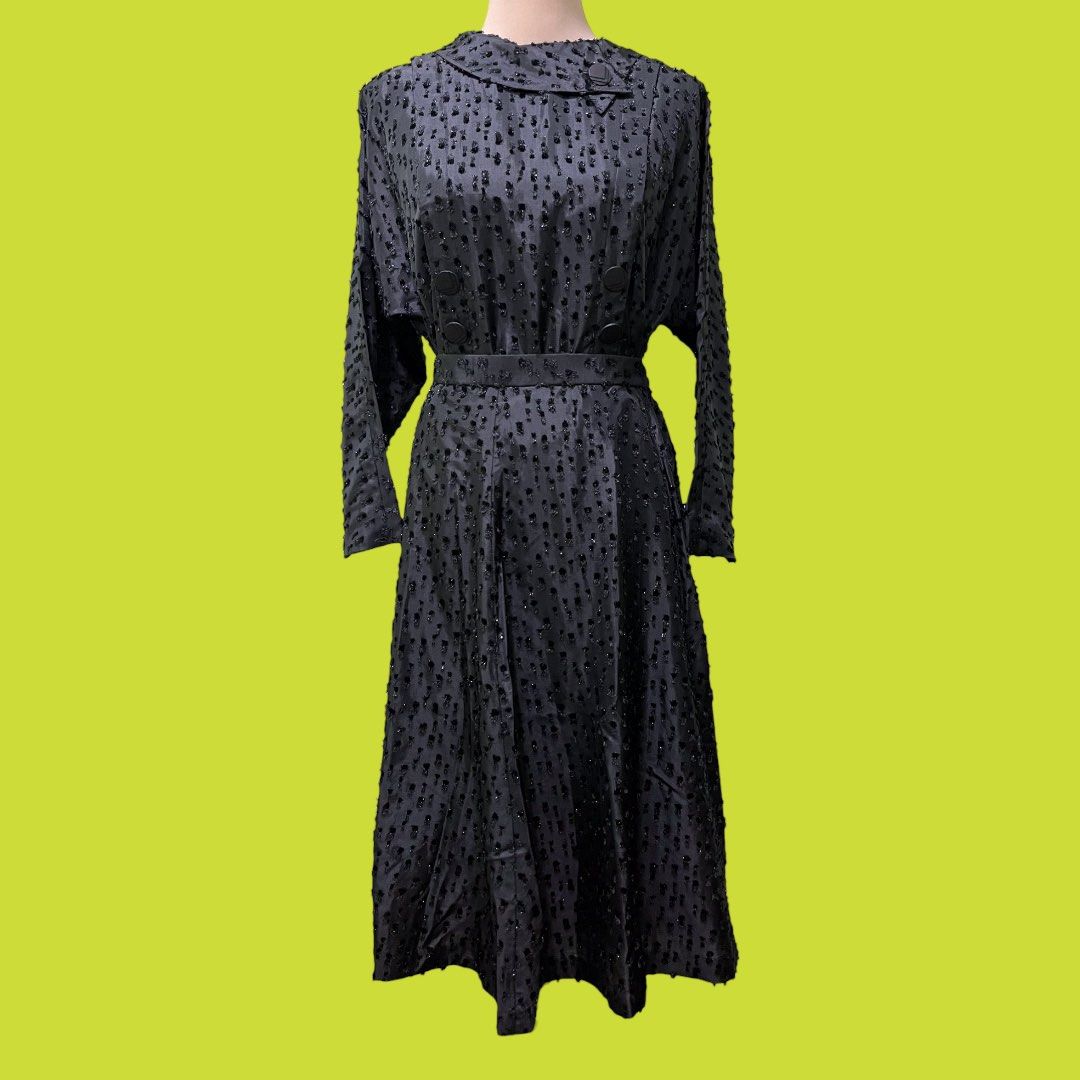 Elegant Sparkly Black Tip & Maxi Skirt Coordinates (Category: Sets or Coordinates) located in Santa Rosa. Submitted by thegreencloset. (Listing ID 1282594581, Image 2). Description: Elegant Sparkly Black Tip & Maxi Skirt Coordinates Super light fabric Measurements in inches (Laid Flat): Top: Shoulder: 20 Sleeve: 19 Bust: 21 Waist: 19 Length: 20 Maxi Skirt: Lined Waist: 13 to 15 Length: 26.5 🌱all items have been washed🌱 .