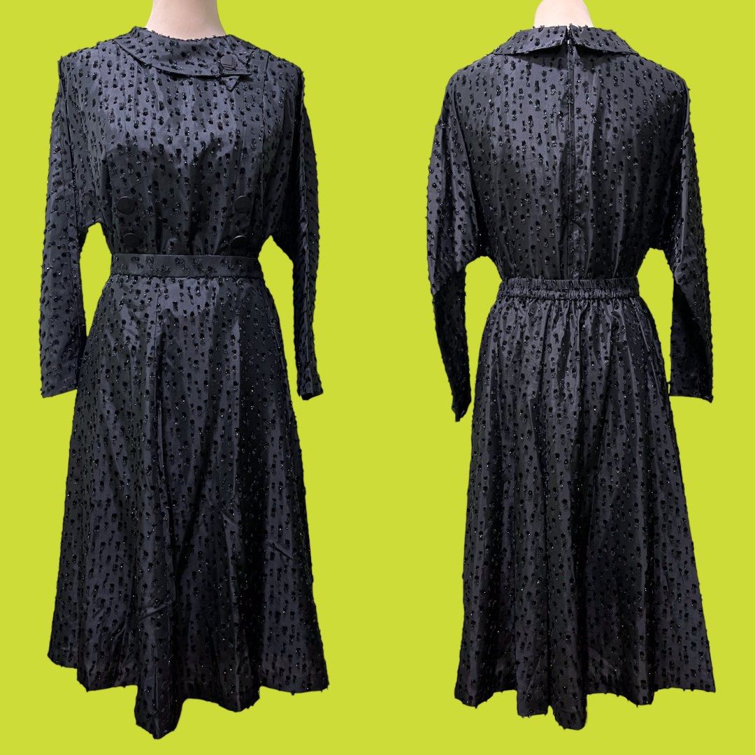 Elegant Sparkly Black Tip & Maxi Skirt Coordinates (Category: Sets or Coordinates) located in Santa Rosa. Submitted by thegreencloset. (Listing ID 1282594581, Image 1). Description: Elegant Sparkly Black Tip & Maxi Skirt Coordinates Super light fabric Measurements in inches (Laid Flat): Top: Shoulder: 20 Sleeve: 19 Bust: 21 Waist: 19 Length: 20 Maxi Skirt: Lined Waist: 13 to 15 Length: 26.5 🌱all items have been washed🌱 .