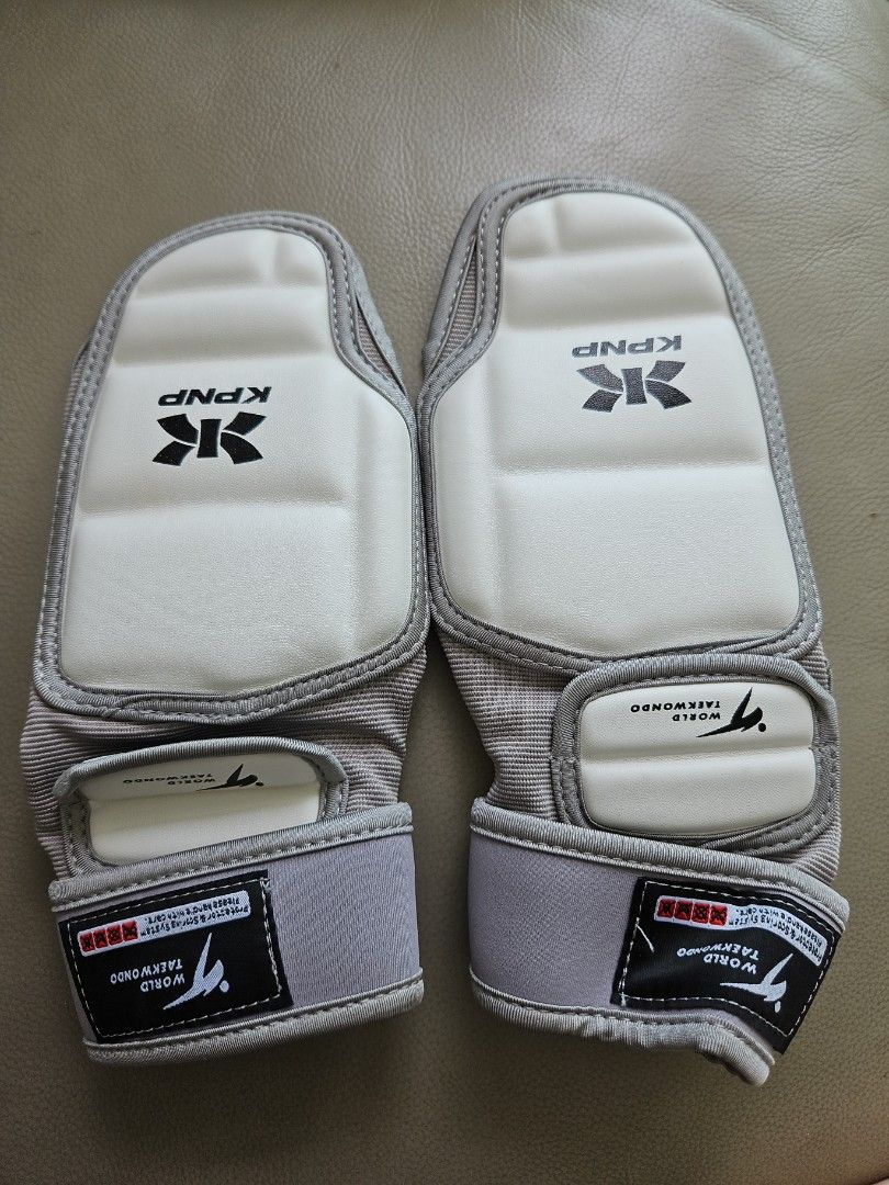 KPNP E-socks taekwondo size 3, Sports Equipment, Other Sports