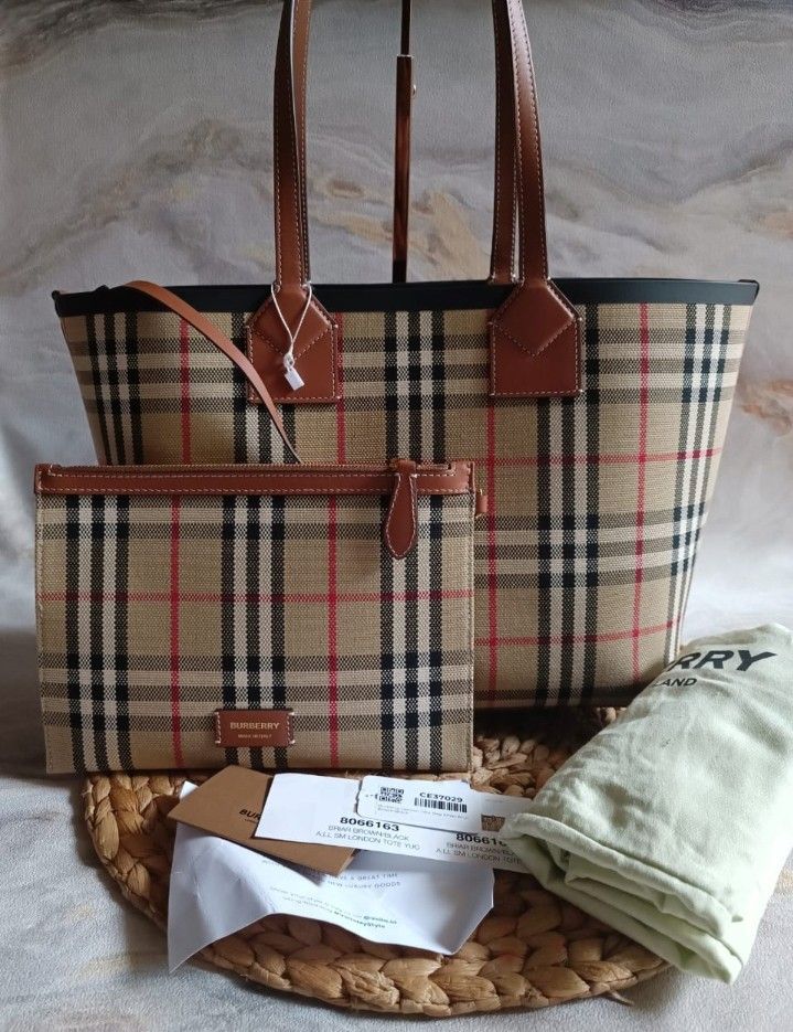 トートバッグ BURBERRY Burb EW Tote Ld51 Burberry トートバッグ 超美品 - メルカリ